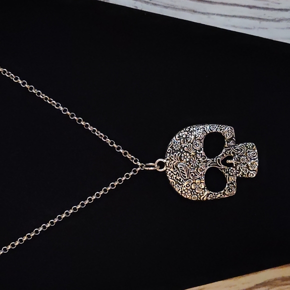 🪅HP🪅 Day of the Dead Skull Necklace - Picture 2 of 3